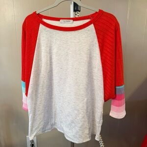 Ces Femme Heather‎ Gray shirt Redish Orange Sleeves with colorful detail Large